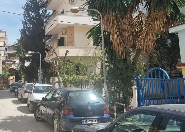 Lea * Sarande